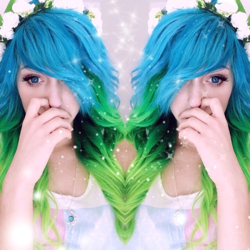 blue and green scene hairstyle